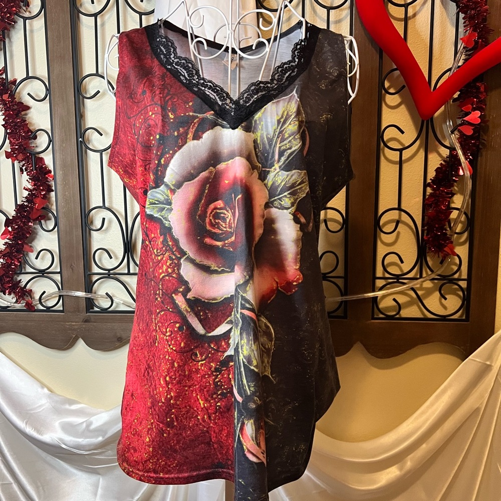 Elegant Floral Tunic with Lace Detail